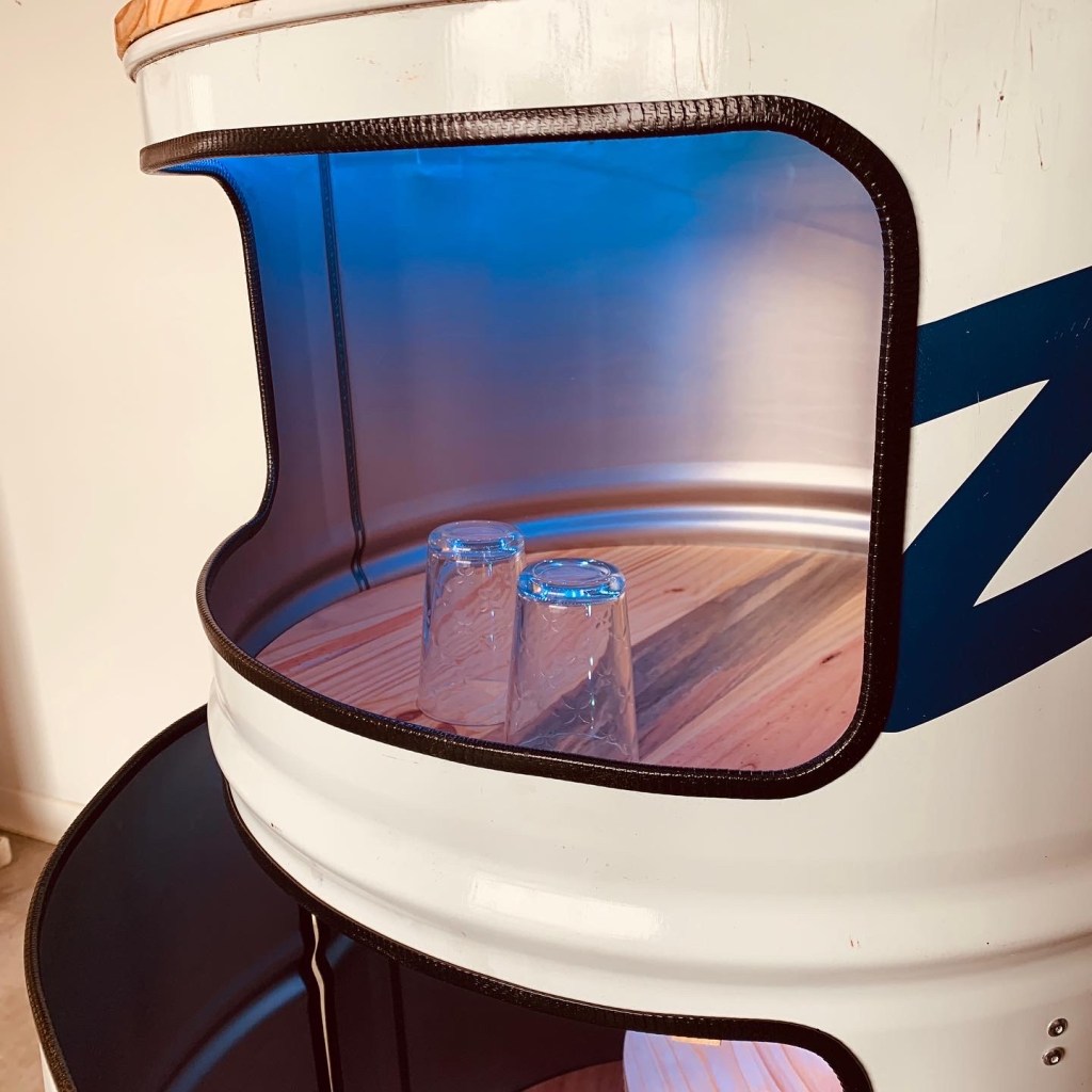 bar fabriqué avec un baril d'huile